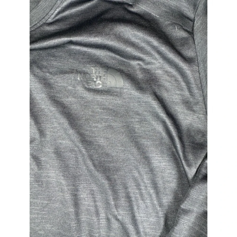 The North Face Mens‎ Long Sleeve Shirt FlashDry Gray Athletic Performance Tee